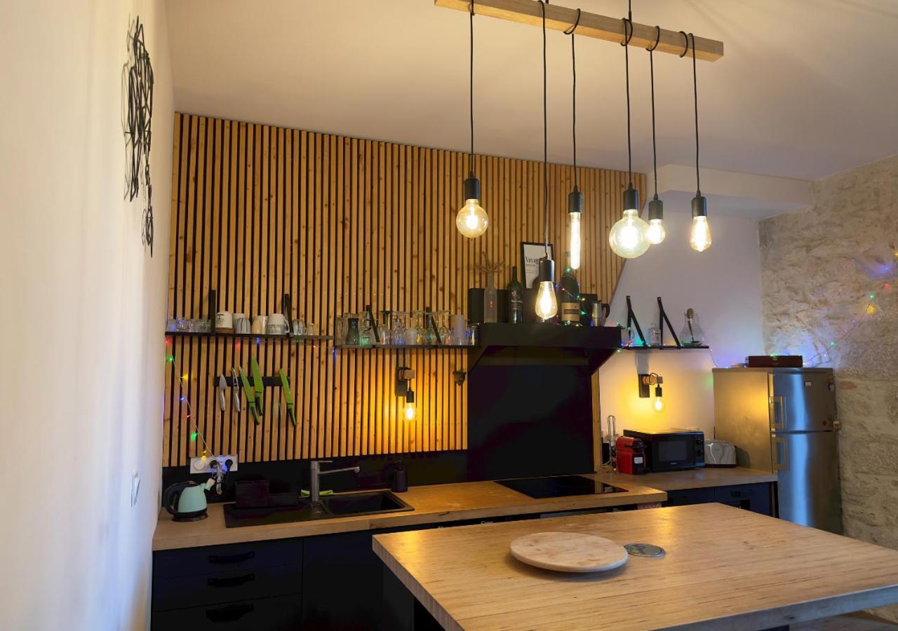 French Loft - Central & Comfy Анси Екстериор снимка